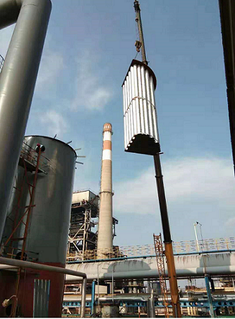 方大特鋼沉淀極吊裝中